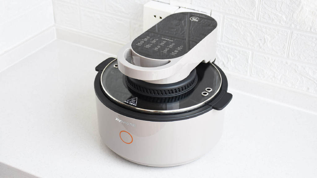 结果人家蒸汽船轻轻一转弯就躲开了 火筏子烧了半天 连人家的边都没碰到 纯属白费力气