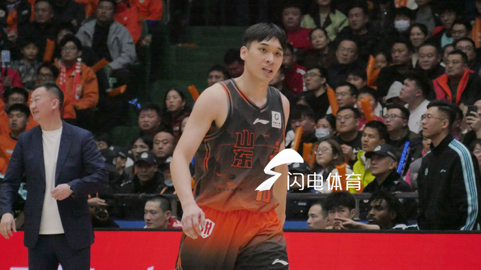 CBA常规赛第二阶段：上海登顶辽粤对决辽宁复仇