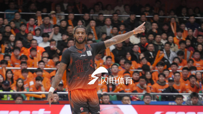 CBA常规赛第二阶段：上海登顶辽粤对决辽宁复仇