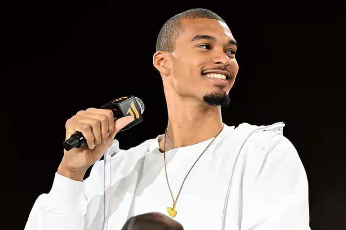 文班亚马逆袭登顶常规赛MVP榜首，或成历史最年