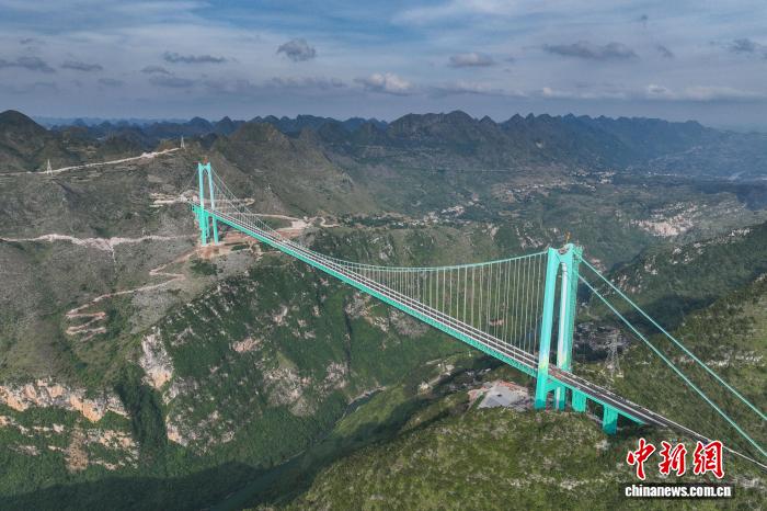 花江峡谷大桥将承办两项国际极限挑战赛事：铁