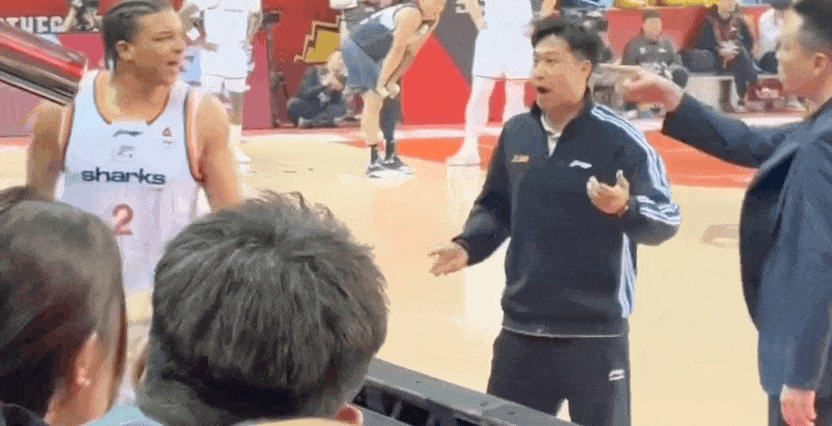 北京男篮逆转南京同曦 斯佩尔曼怒斥教练引争议