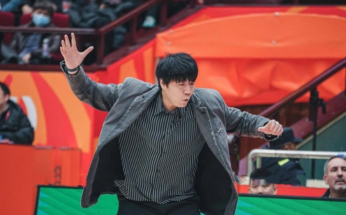 北京男篮逆转南京同曦 斯佩尔曼怒斥教练引争议