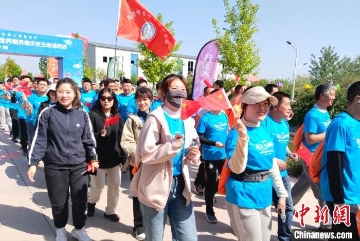 静海沿大运河5公里健步走点亮2023年全国“行走大